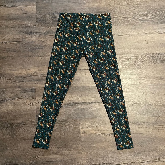 ⭐️4 for $10⭐️ Teal Floral Leggings. Women's Size Large / XL. Buttery Soft. - Picture 4 of 6